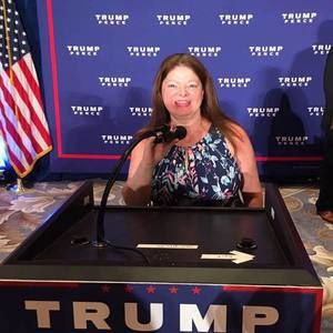 Meet your Posher, Lori